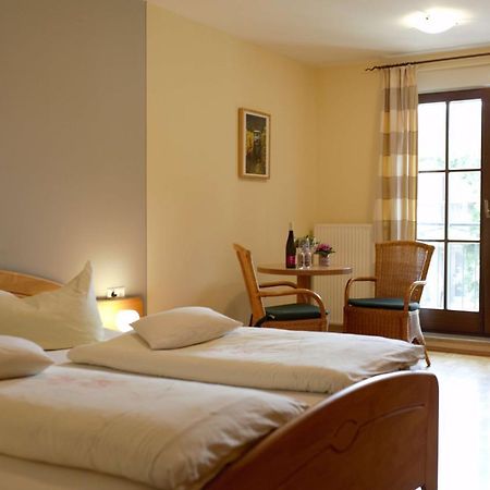 Weingut Schilling Hotel Seinsheim Ngoại thất bức ảnh