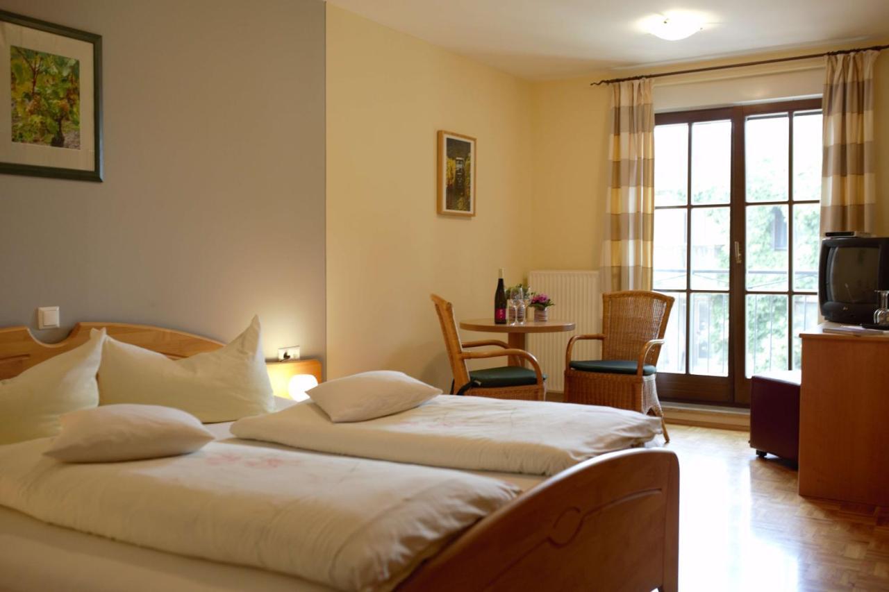 Weingut Schilling Hotel Seinsheim Ngoại thất bức ảnh